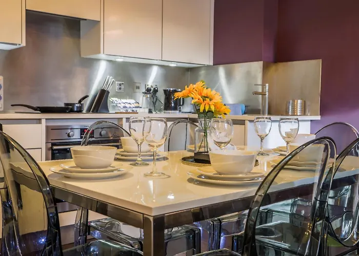 Luxurious & Spacious Apartment